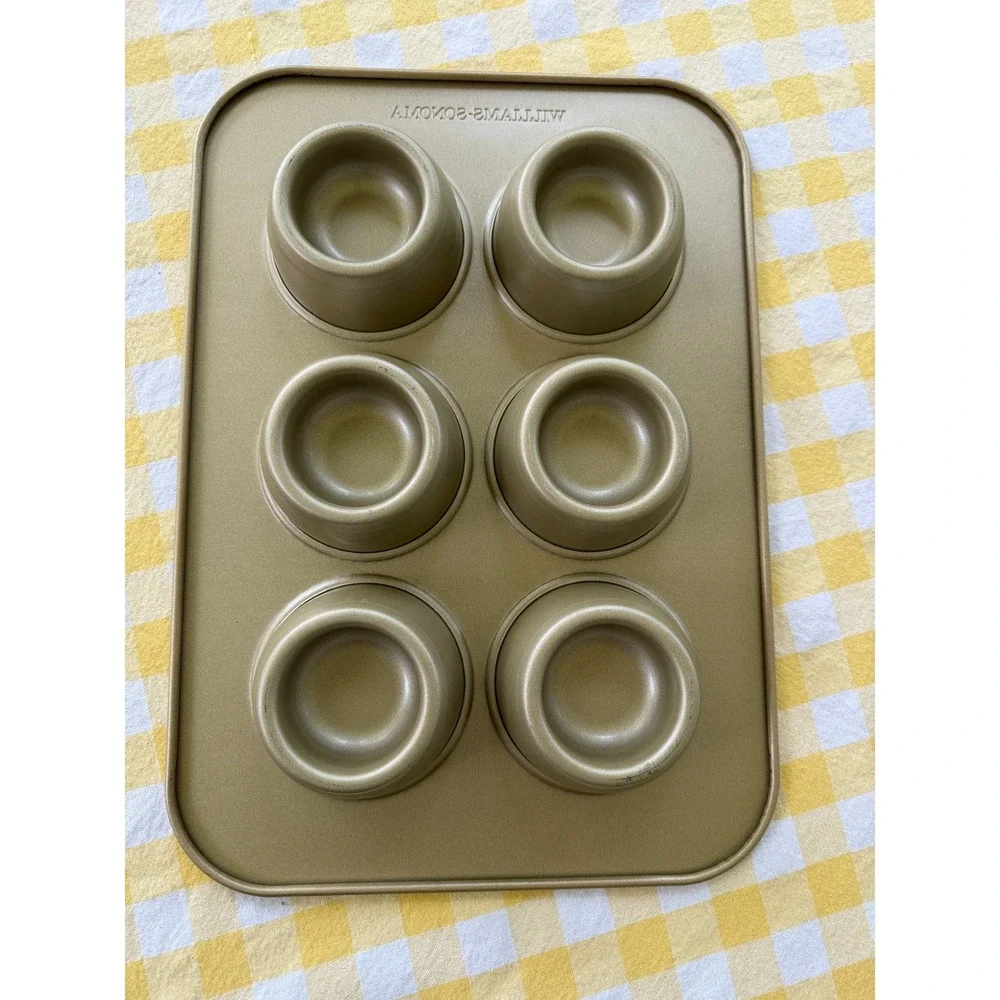 Williams Sonoma Shortcake Pan Goldtouch Pro